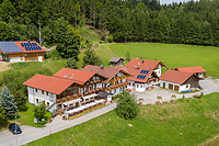 Bayern Urlaub Hotel Menauer - Berggasthof · Cafe in Schwarzach - Bayerischer Wald