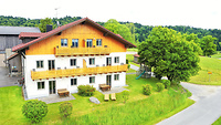 Landhaus Altweck, Landhaus (4 Sterne) Ferienwohnungen Altweck in Wegscheid. Urlaub auf dem Bauernhof. 6 Ferienwohnungen in ruhiger Lage. Badesee mit preisg&Atilde;&frac14;nstigem Gasthof in unmittelbarer N&Atilde;&curren;he.